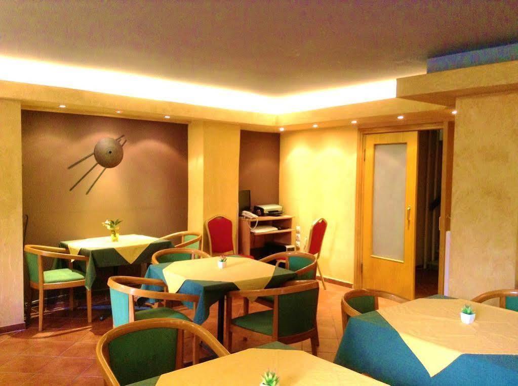 Hotel Platon Athens Ngoại thất bức ảnh
